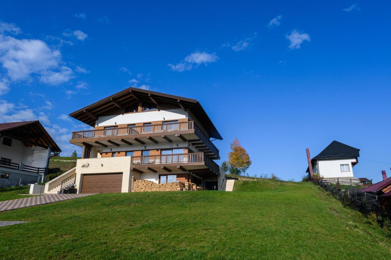 Chalet First Hill Gura Humorului Ngoại thất bức ảnh